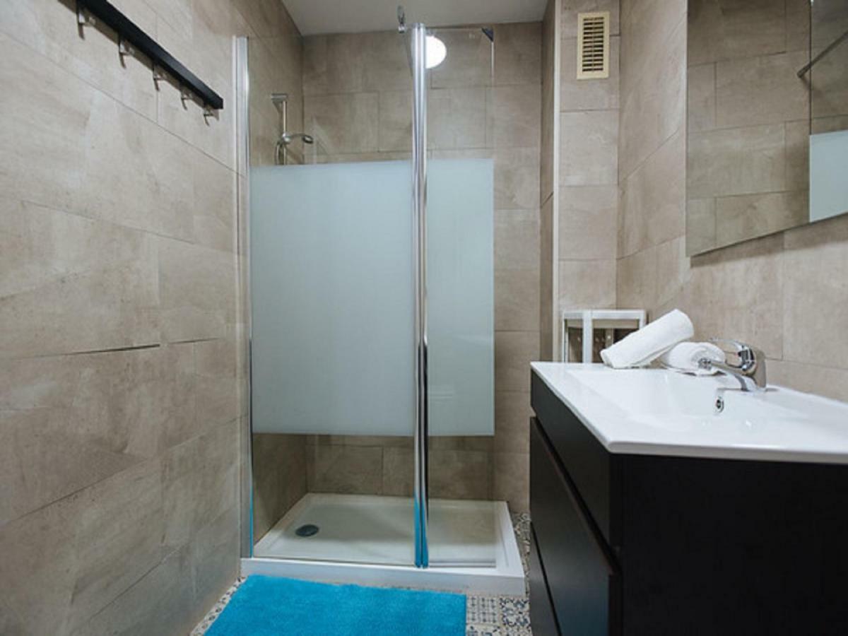 Divi Apartments Martinez Montanes Sevilla Bagian luar foto