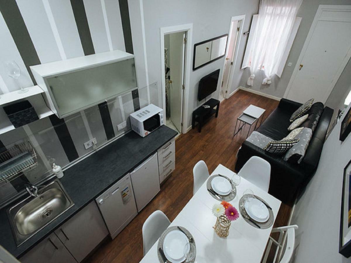 Divi Apartments Martinez Montanes Sevilla Bagian luar foto