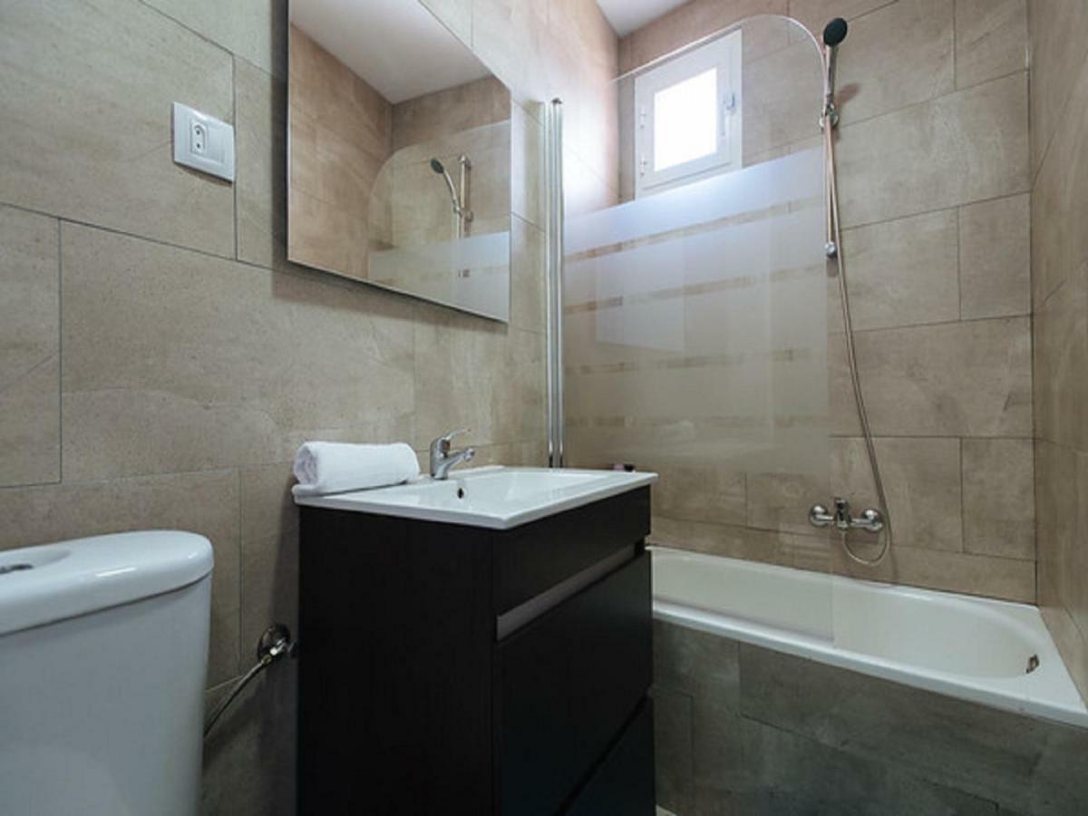 Divi Apartments Martinez Montanes Sevilla Bagian luar foto